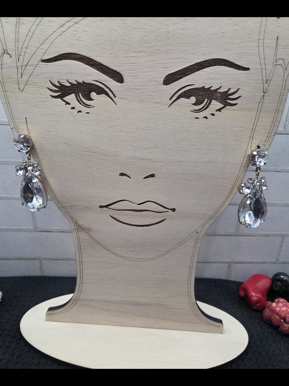 1350. Crystal Teardrop Drop Earrings